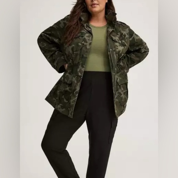 TORRID CAMO UTILITY CARGO JACKET ANORAK PLUS CURVE 00 NWT GREEN ARMY POCKETS - Picture 3 of 12